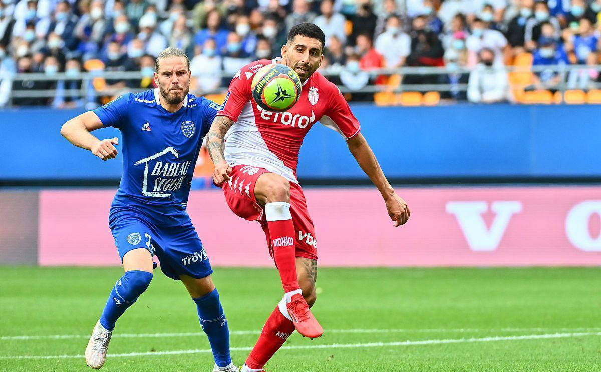 包含美因茨球队在场上表现出色,以出色表现赢得比赛的词条 包含美因茨球队在场上表现出色,以出色表现赢得比赛的词条