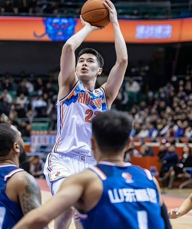 新兴劲旅崭露头角,成为黑马 新兴劲旅崭露头角,成为黑马