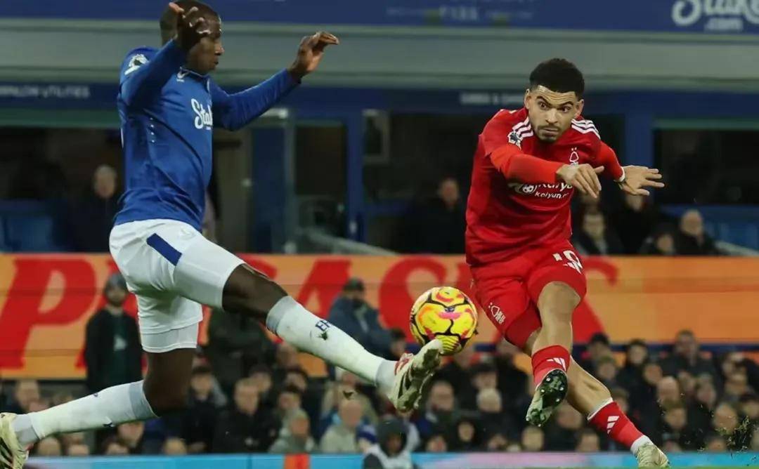 客场作战的哈兰德取得进球,助多特蒙德逆转战胜沃尔夫斯堡 客场作战的哈兰德取得进球,助多特蒙德逆转战胜沃尔夫斯堡