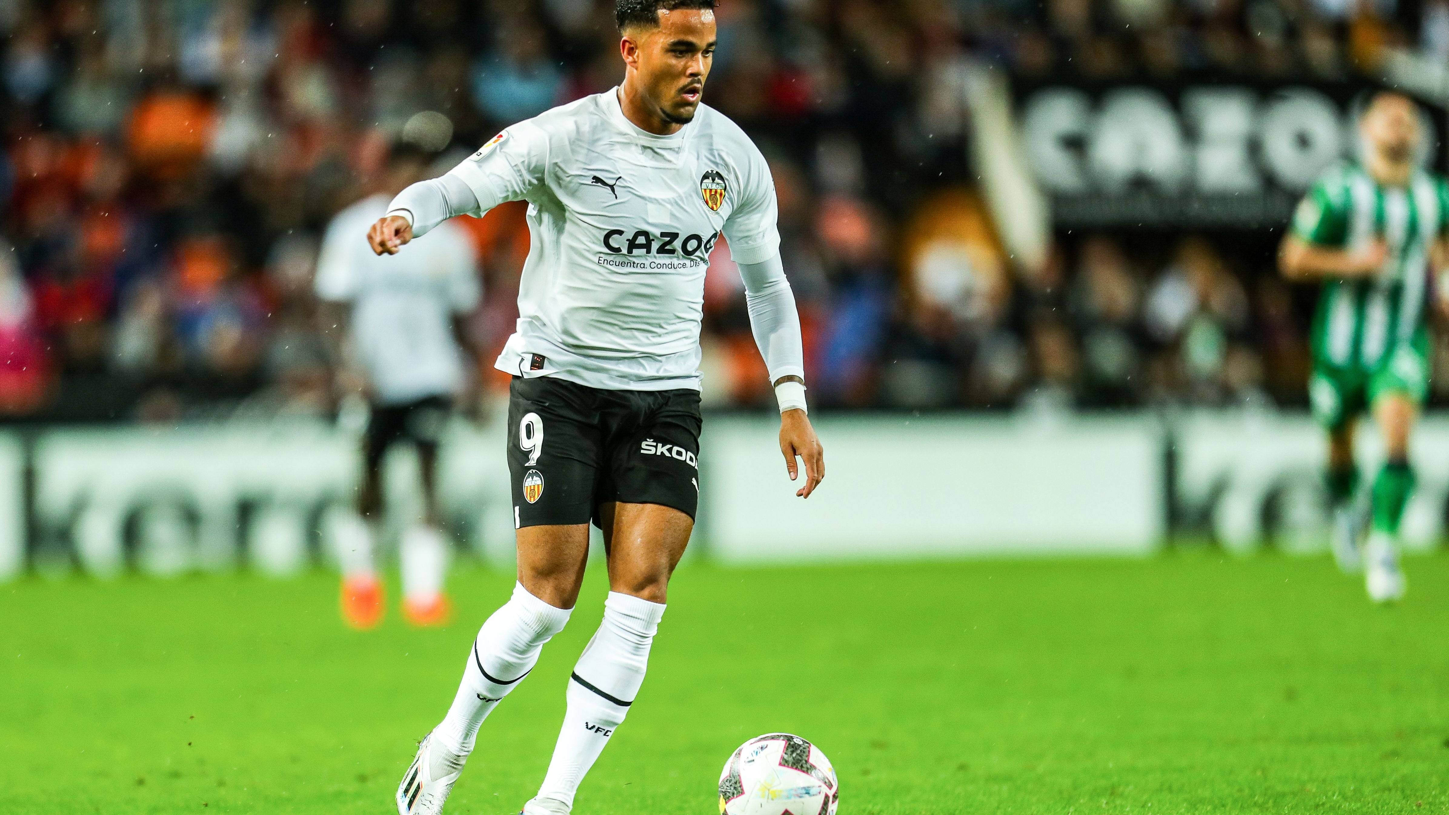 瓦伦西亚惊险晋级，西甲豪门艰难闯入半决赛！