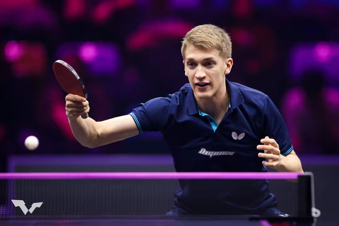 开云体育在线-瑞典选手拼搏不懈，追赶领先