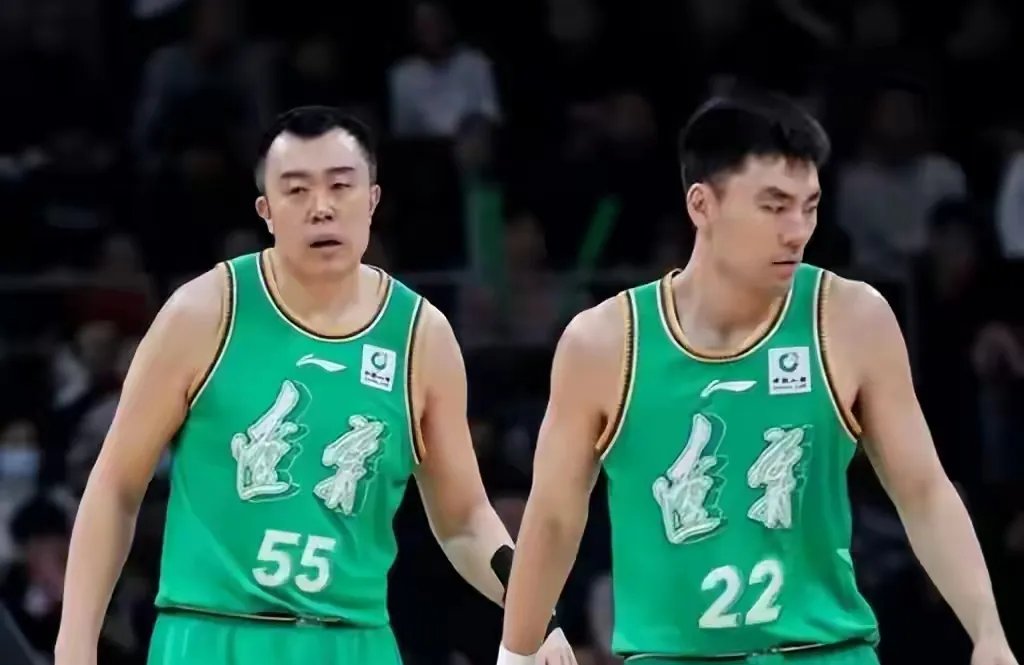 辽宁男篮关键时刻发威,逆袭夺冠 辽宁男篮关键时刻发威,逆袭夺冠