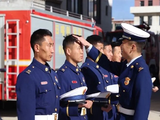 开云体育在线登录-雷恩球员配合失误犯规多，需整顿纪律