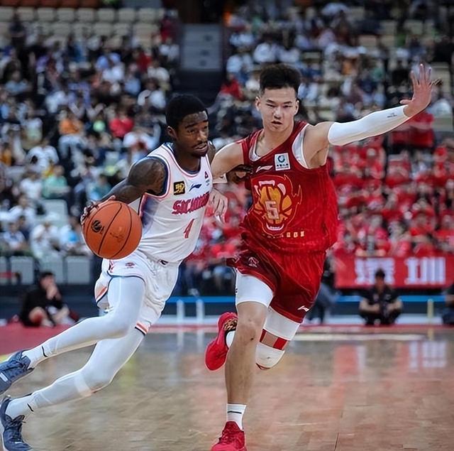 吉林东北虎队的稳健表现赢得球迷尊敬的简单介绍 吉林东北虎队的稳健表现赢得球迷尊敬的简单介绍