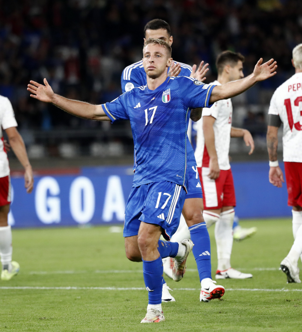 关于欧预赛半决战斗志昂扬,球队为荣誉拼搏的信息 关于欧预赛半决战斗志昂扬,球队为荣誉拼搏的信息