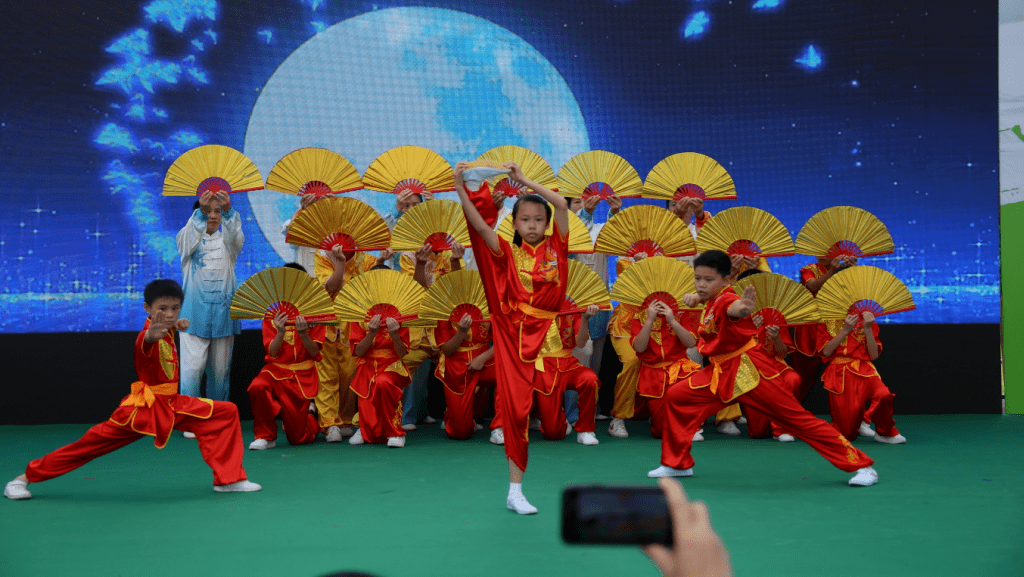 关于国家队集训精彩纷呈，教练组指导功夫深入的信息