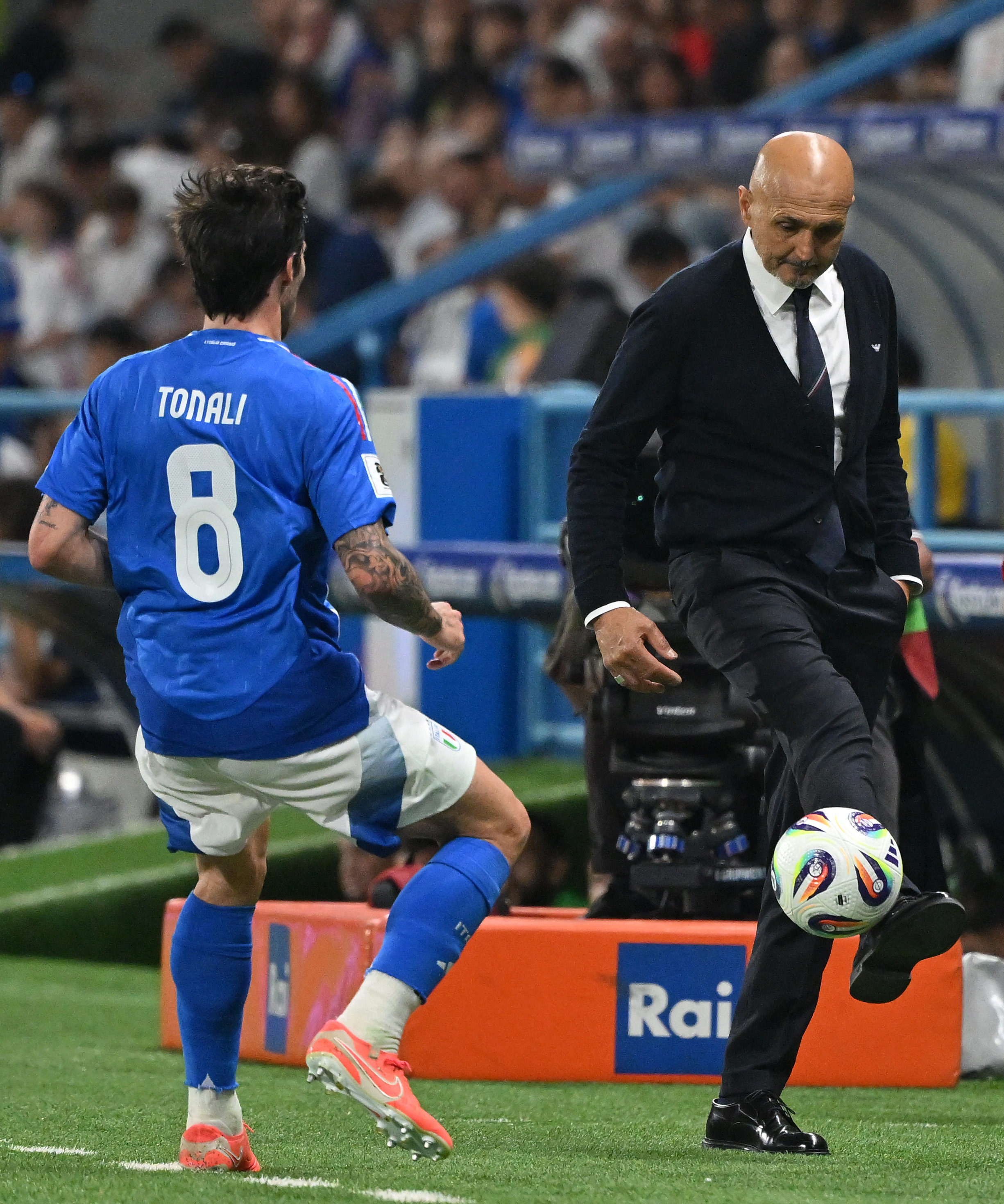 关于意大利球队惊险逆转晋级欧洲顶级赛事的信息 关于意大利球队惊险逆转晋级欧洲顶级赛事的信息