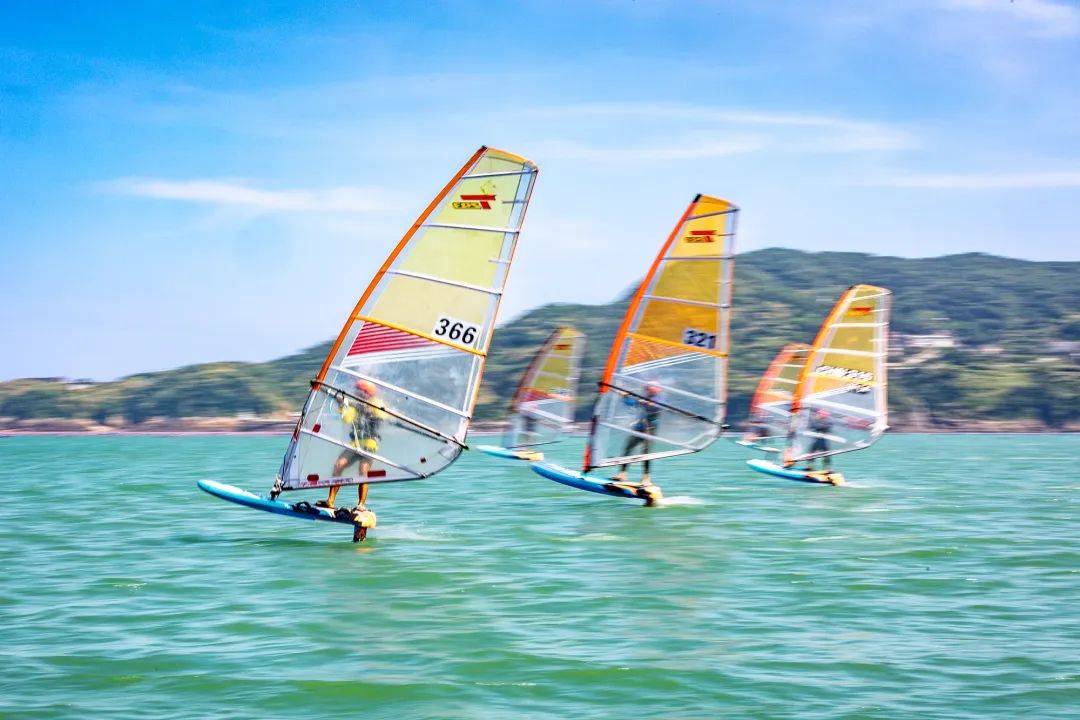 帆船赛事风起云涌,选手们追逐海上风帆的简单介绍 帆船赛事风起云涌,选手们追逐海上风帆的简单介绍