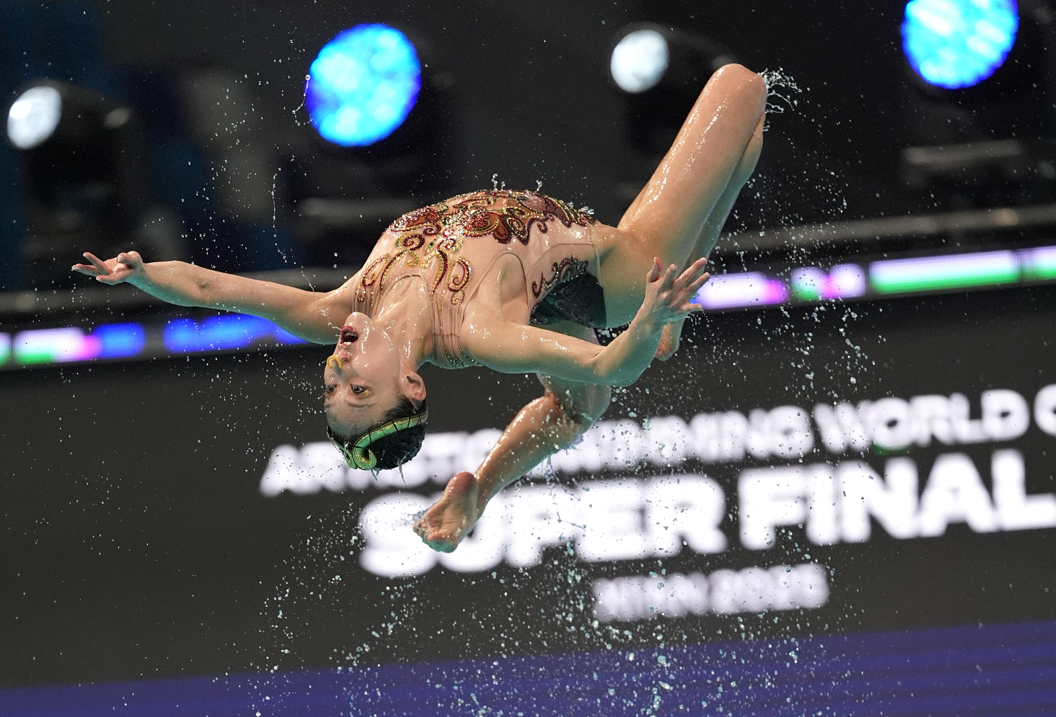 乌克兰花样游泳选手舞出风采,完美展示的简单介绍 乌克兰花样游泳选手舞出风采,完美展示的简单介绍